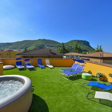 La Terrazza Sul Garda Ξενοδοχείο Εξωτερικό φωτογραφία